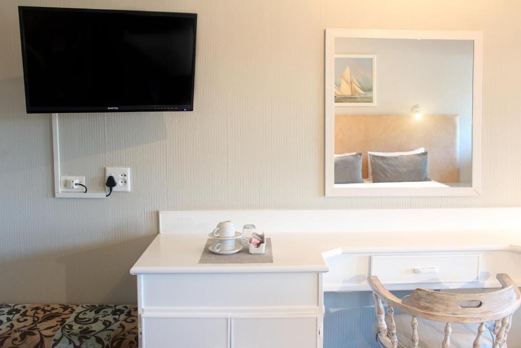 Oceans Hotel & Self Catering Моссел-Бей Экстерьер фото