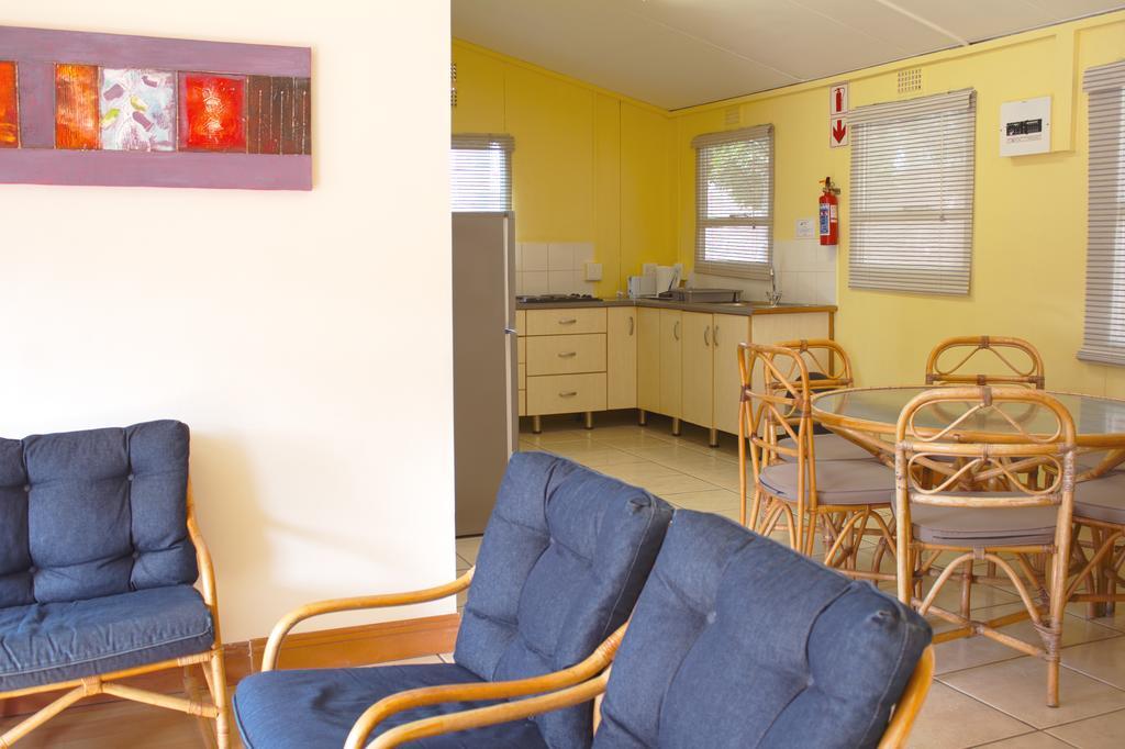 Oceans Hotel & Self Catering Моссел-Бей Экстерьер фото