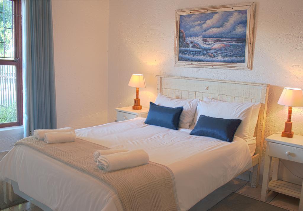 Oceans Hotel & Self Catering Моссел-Бей Экстерьер фото
