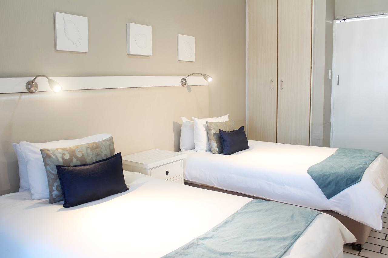 Oceans Hotel & Self Catering Моссел-Бей Экстерьер фото