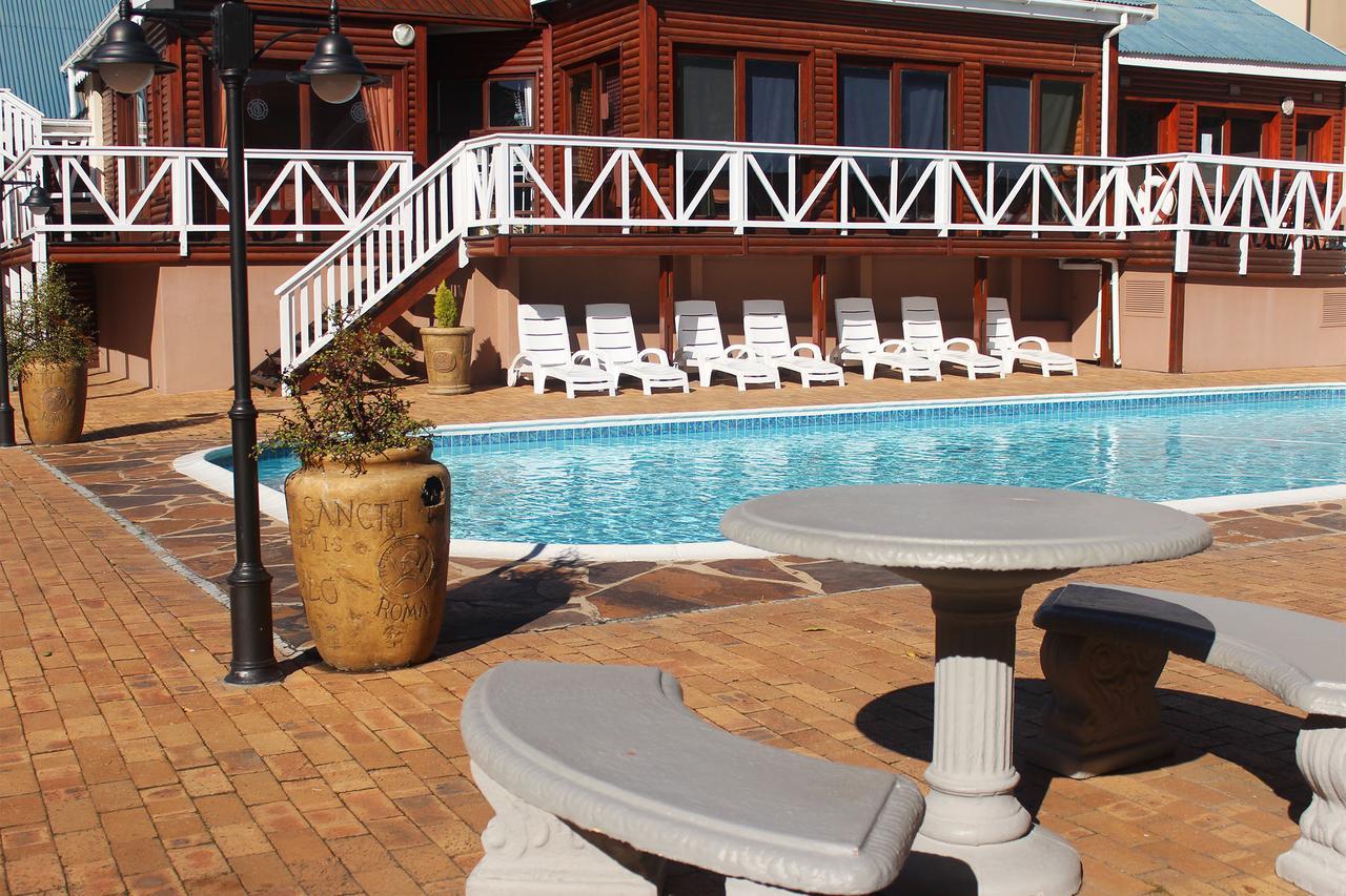 Oceans Hotel & Self Catering Моссел-Бей Экстерьер фото