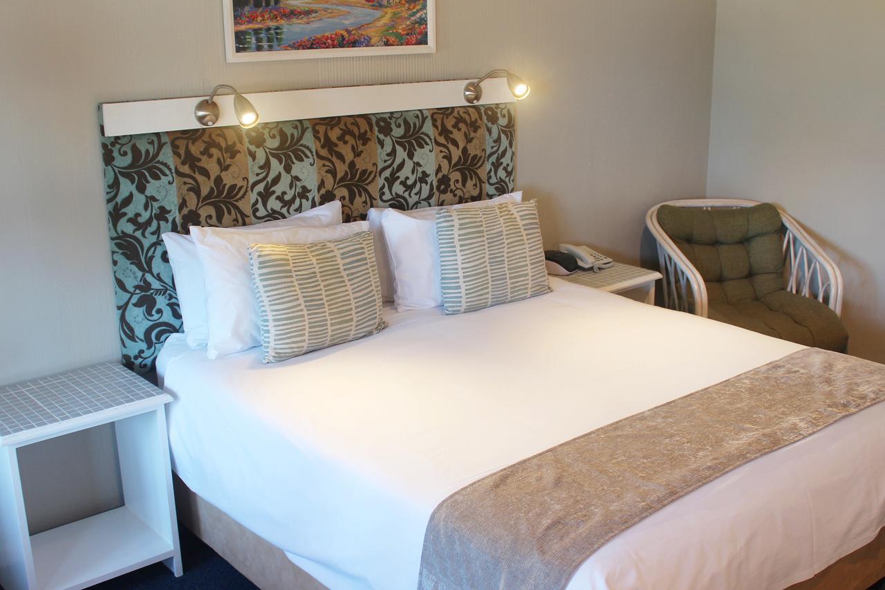 Oceans Hotel & Self Catering Моссел-Бей Номер фото